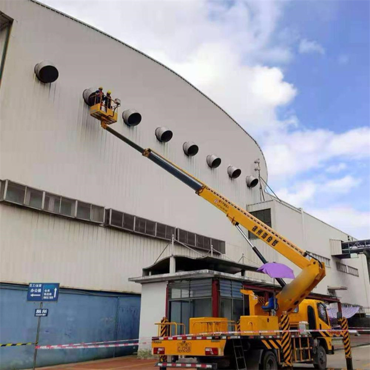 南和县高空作业车出租服务：专业广告牌安装解决方案